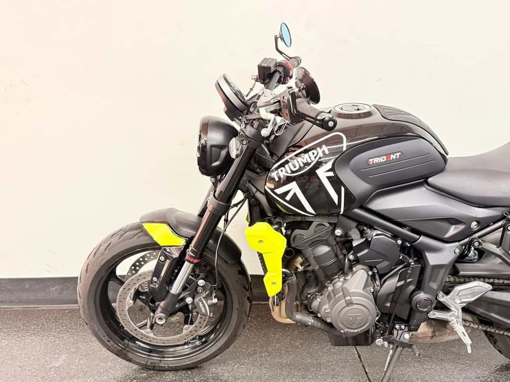 Trident 660