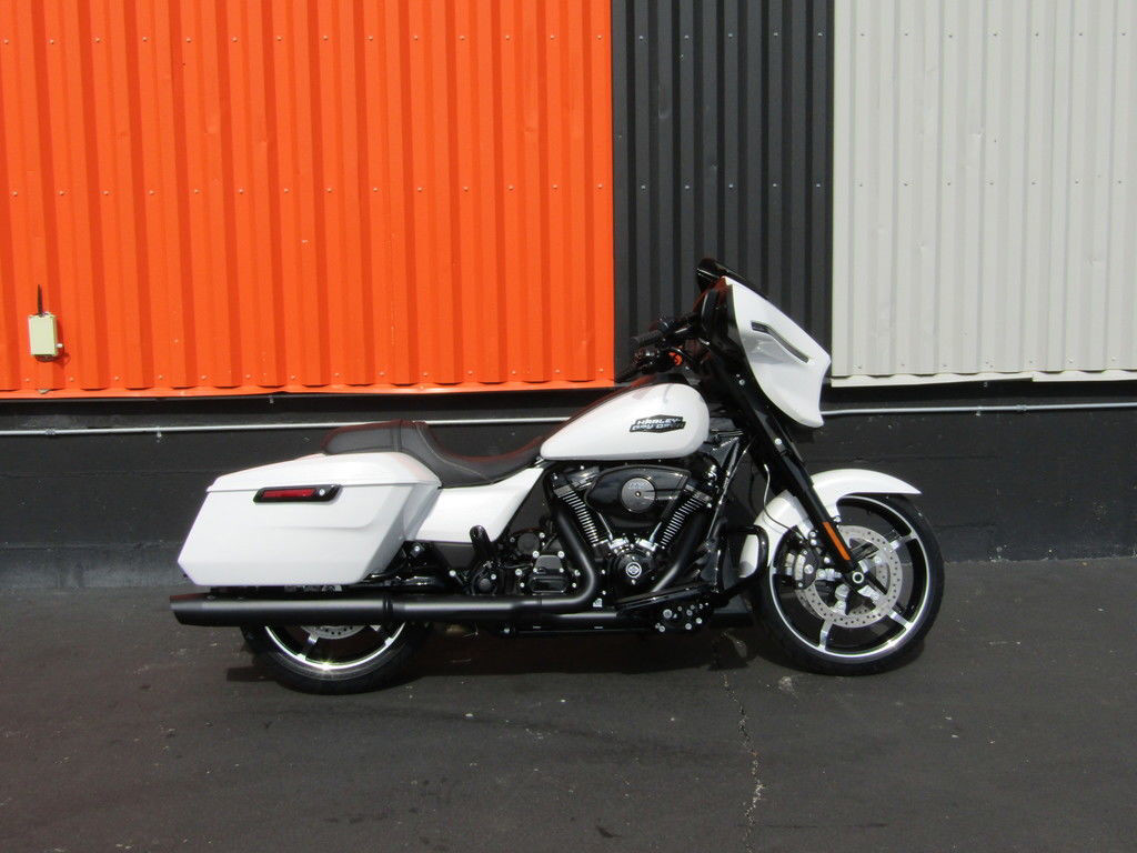 Street Glide®