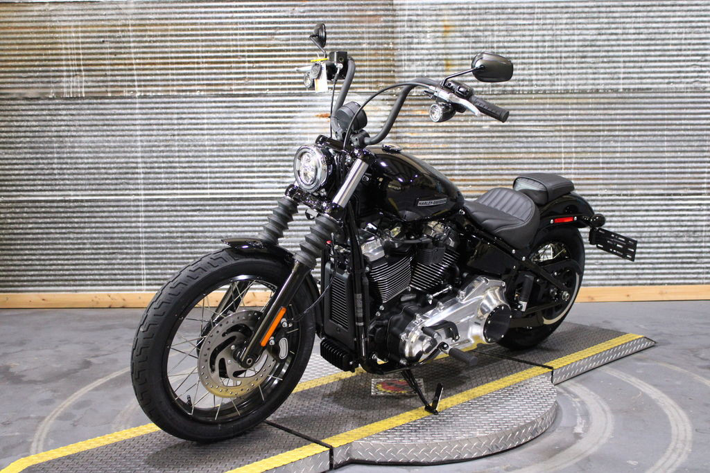 Street Bob®