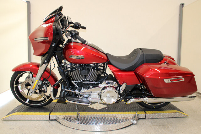 Street Glide®