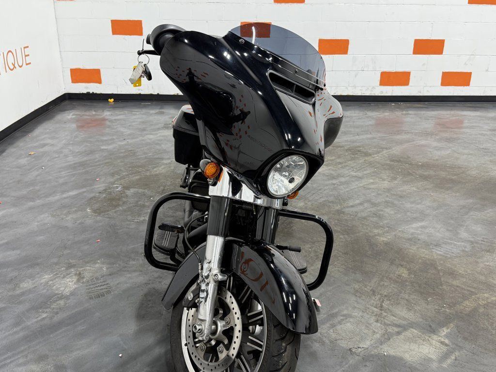 Street Glide®