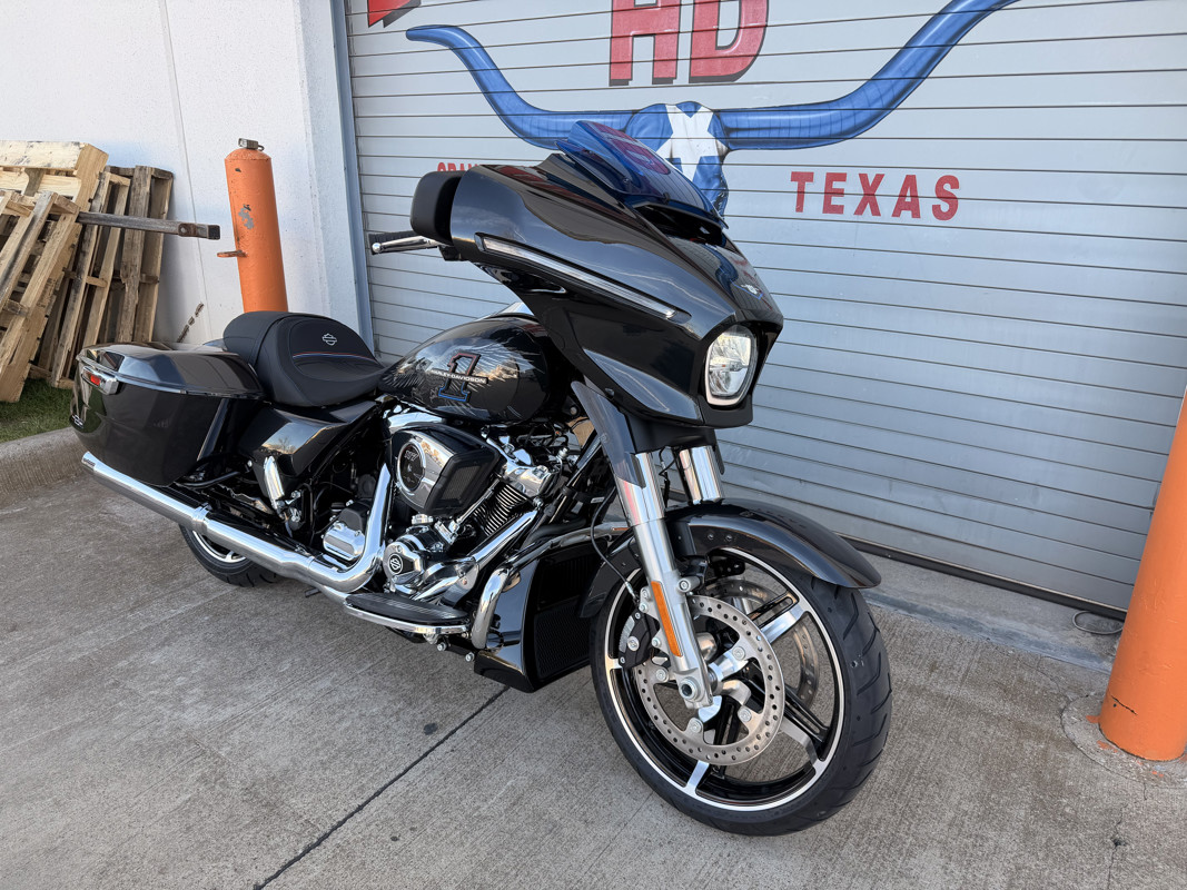 Street Glide®
