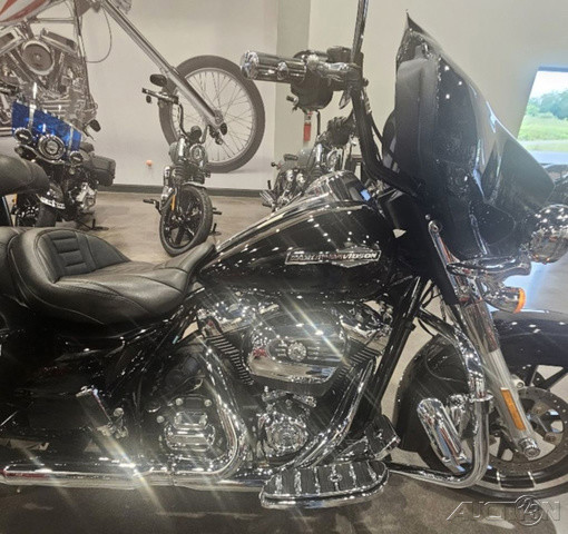Street Glide®