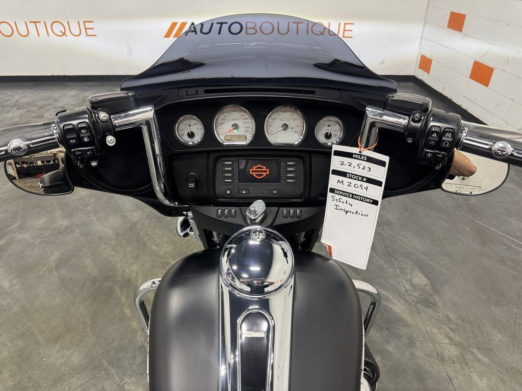 Street Glide®
