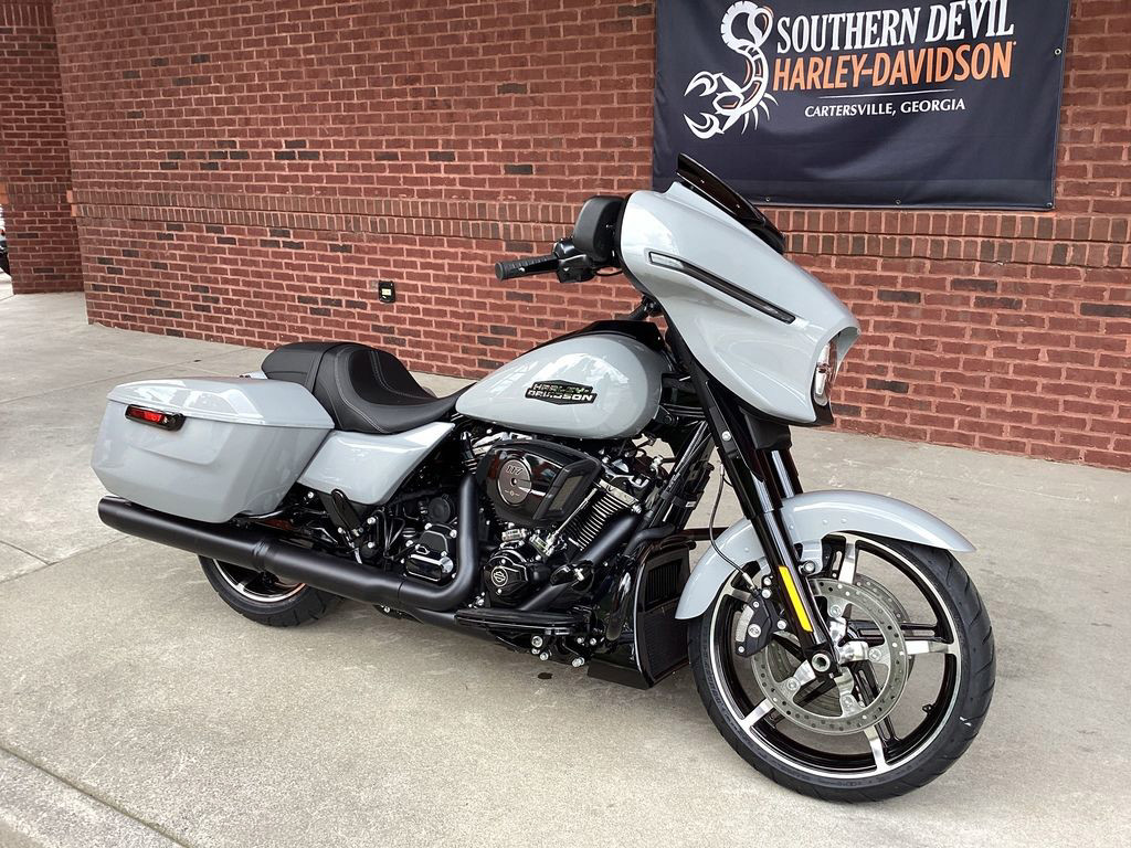 Street Glide®
