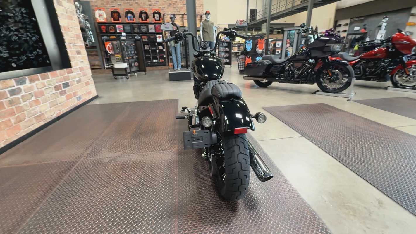 Street Bob®