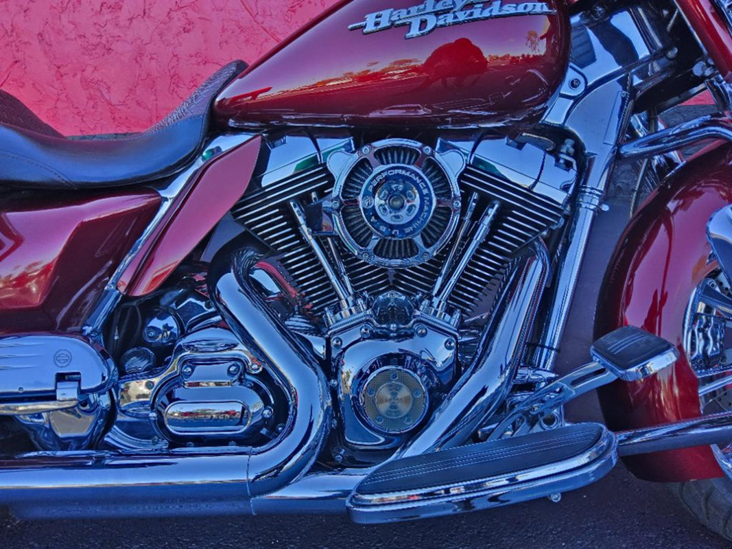 Street Glide®