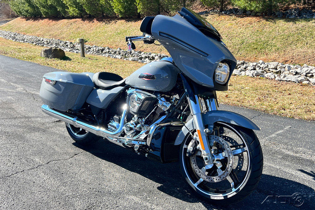 Street Glide®