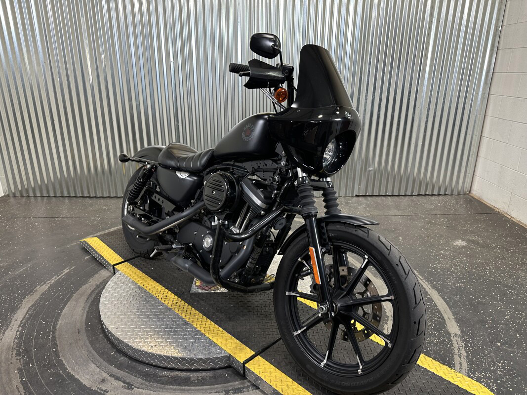 Iron 883®