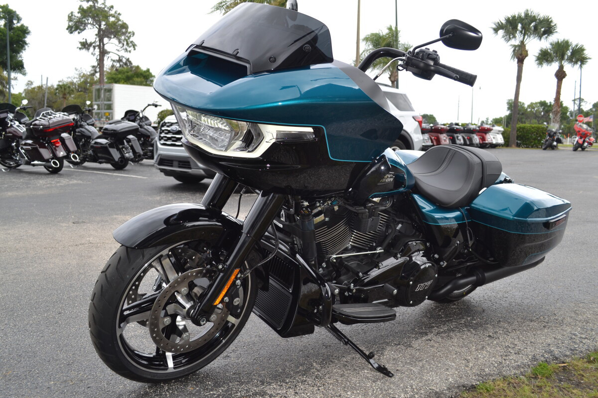 Road Glide®