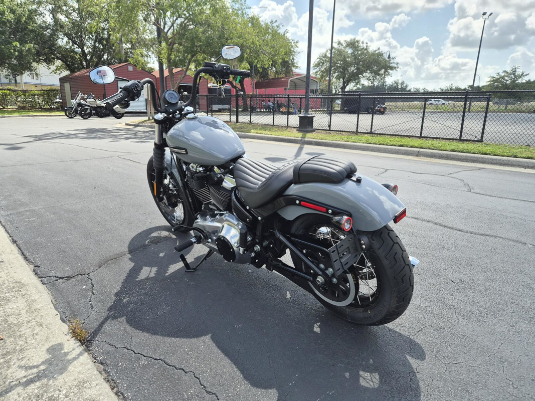 Street Bob®