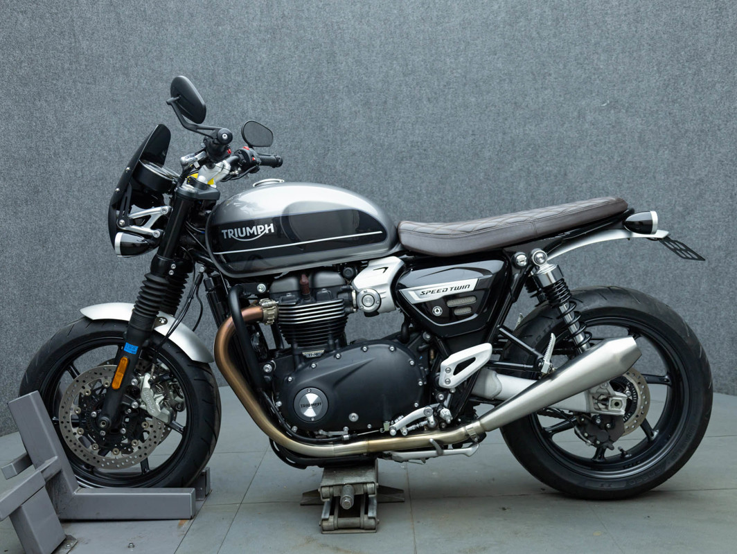 SPEED TWIN