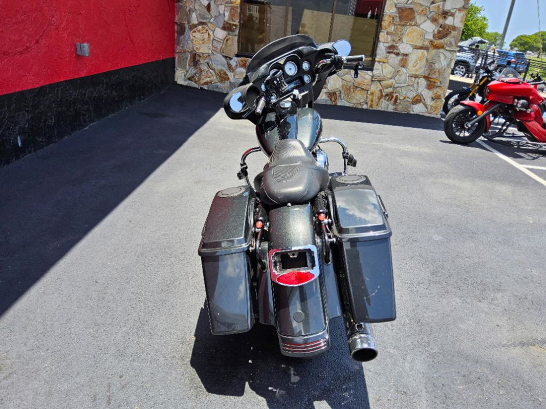 Street Glide®