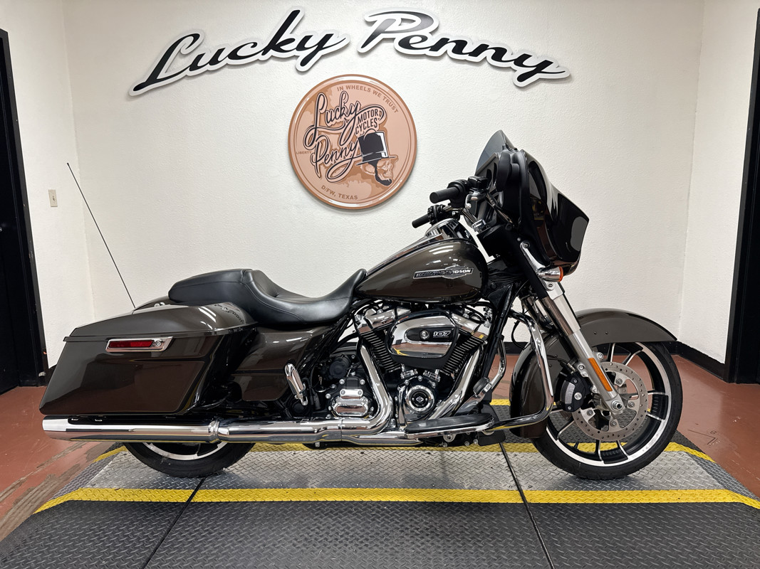 Street Glide®