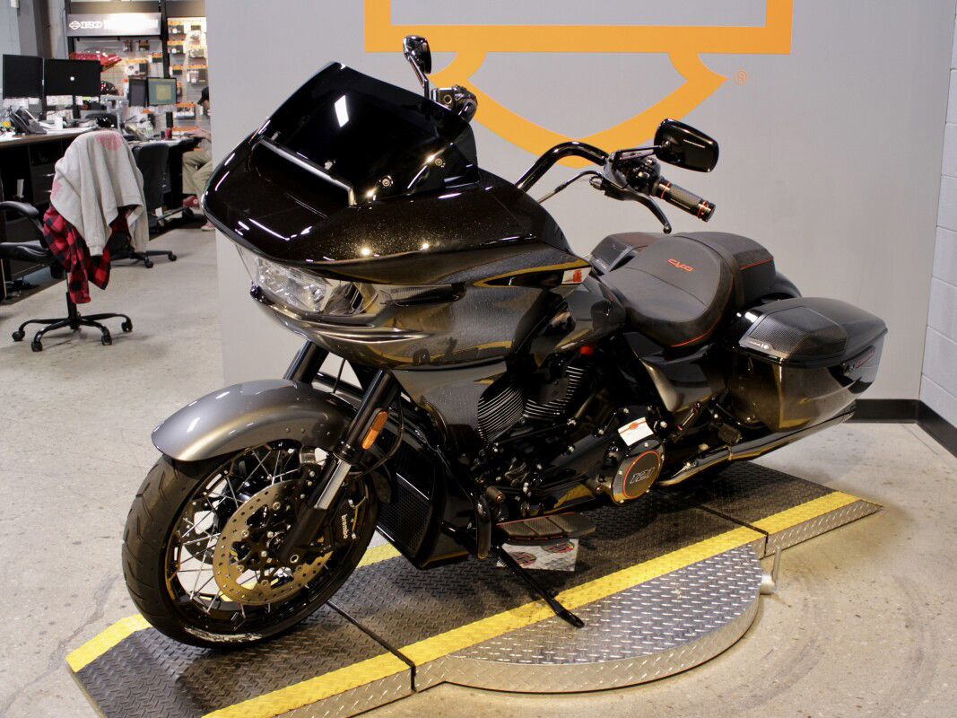 CVO® Road Glide®