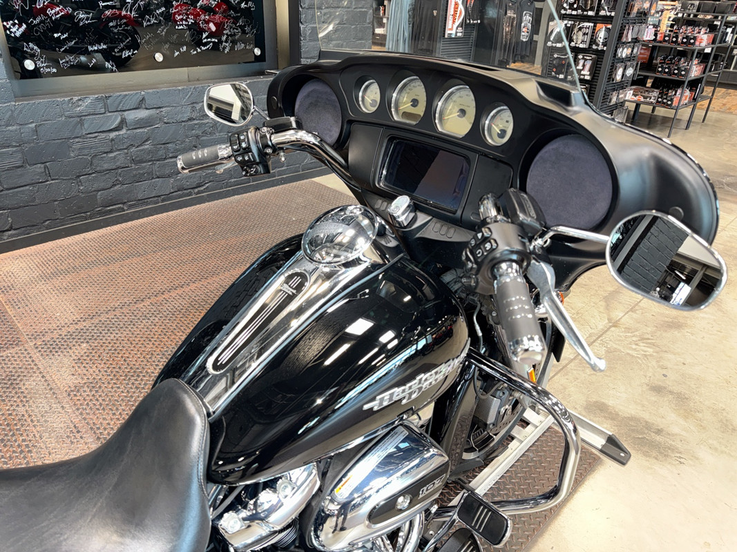 Street Glide®