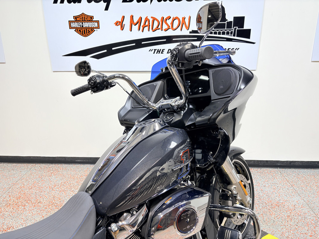 Road Glide®