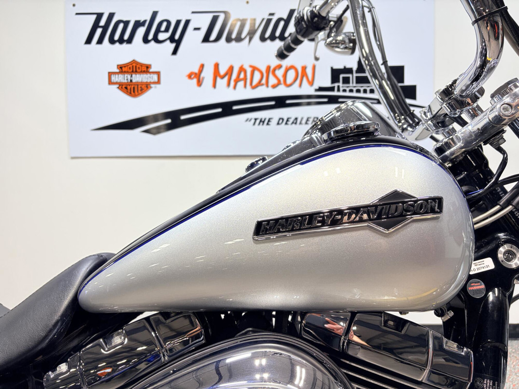 Dyna® Super Glide Custom