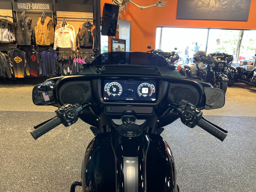 Street Glide®