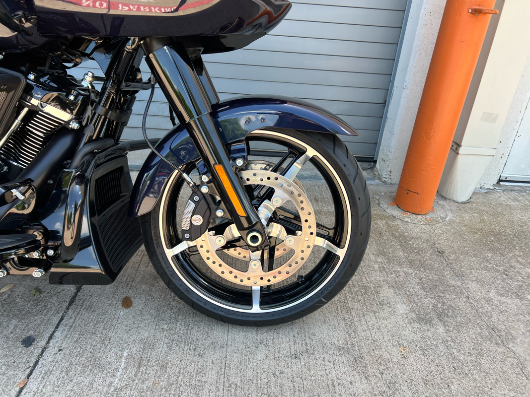 Road Glide®