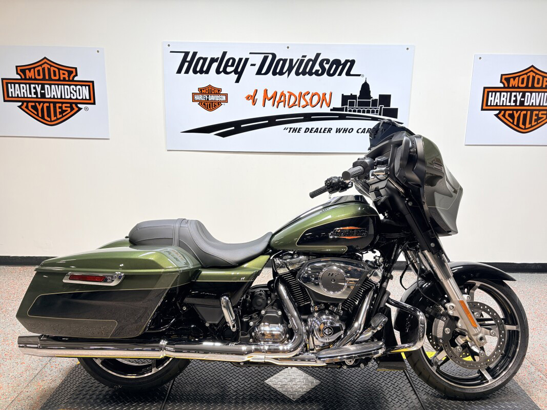 Street Glide®