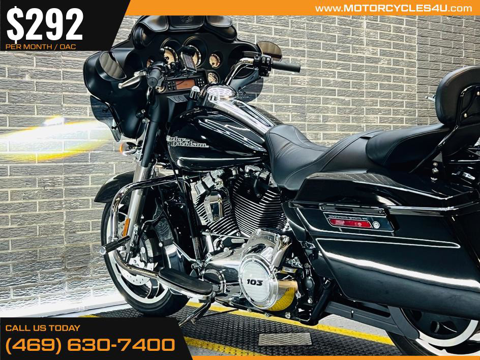 Street Glide®