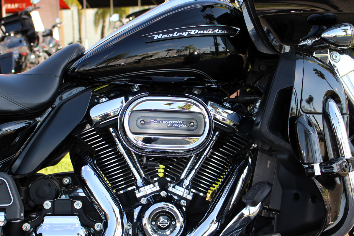 Road Glide® Ultra