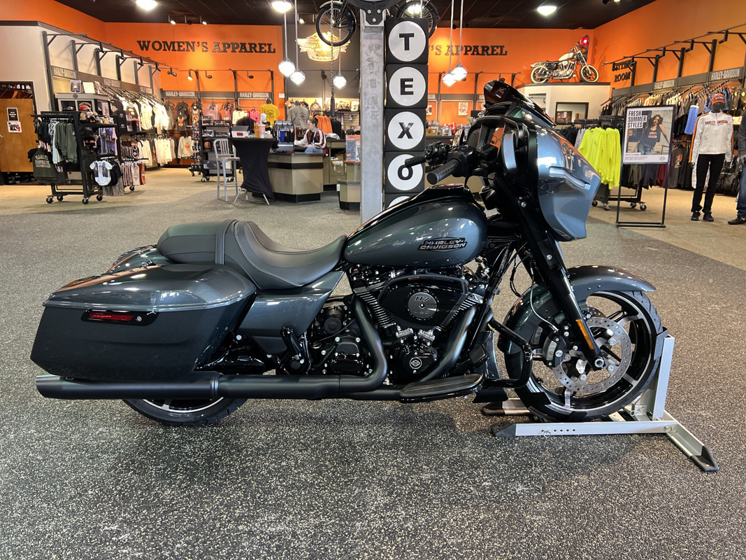 Street Glide®
