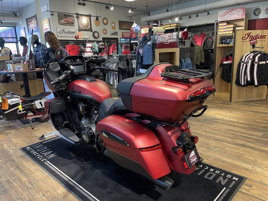 Pursuit Dark Horse 112