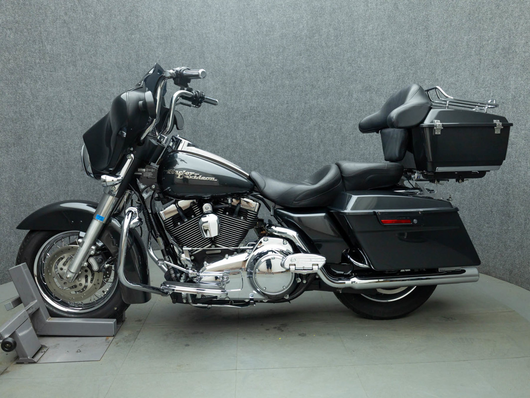 Street Glide®