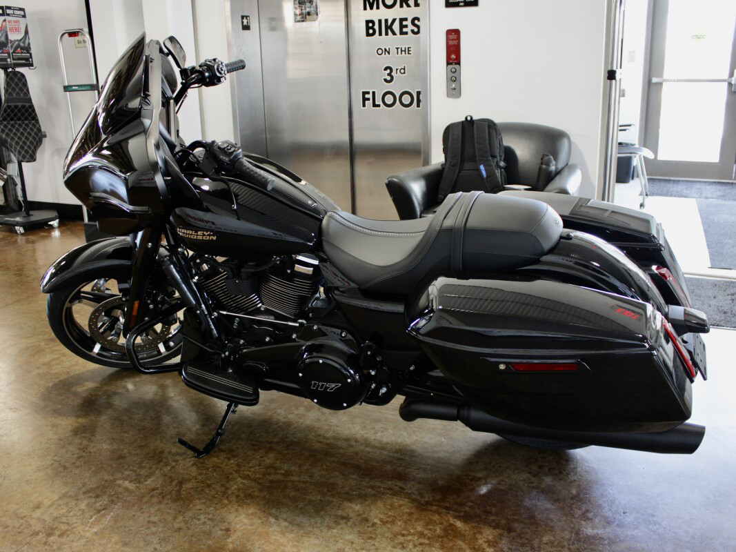 Street Glide®
