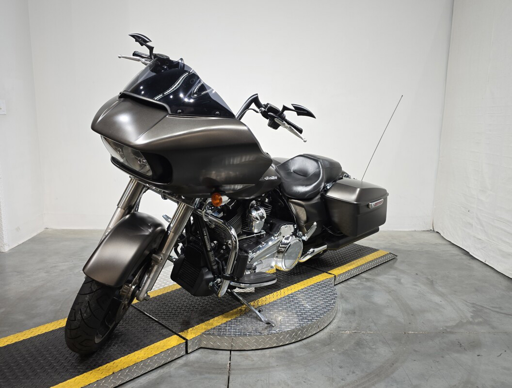 Road Glide®