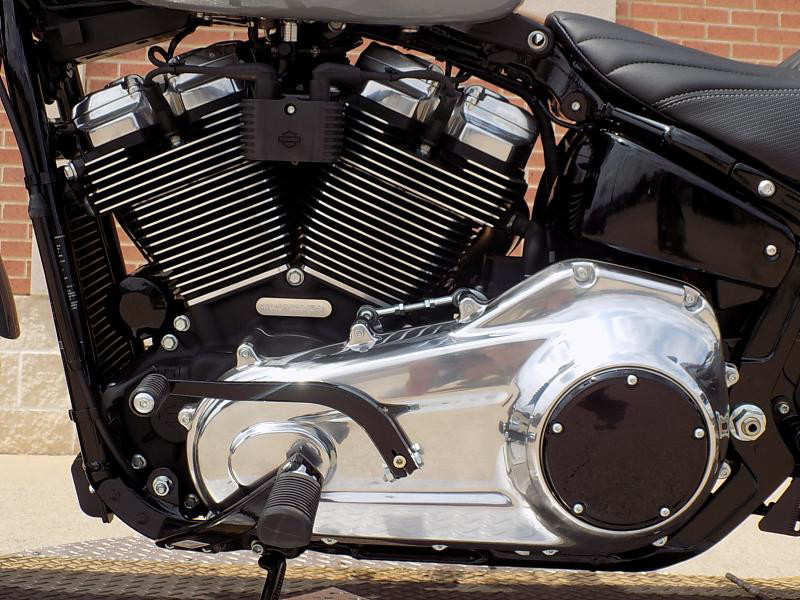 Street Bob®