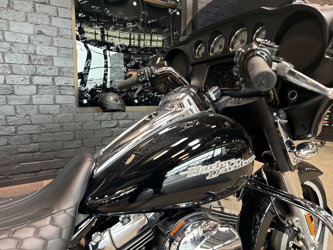 Street Glide®