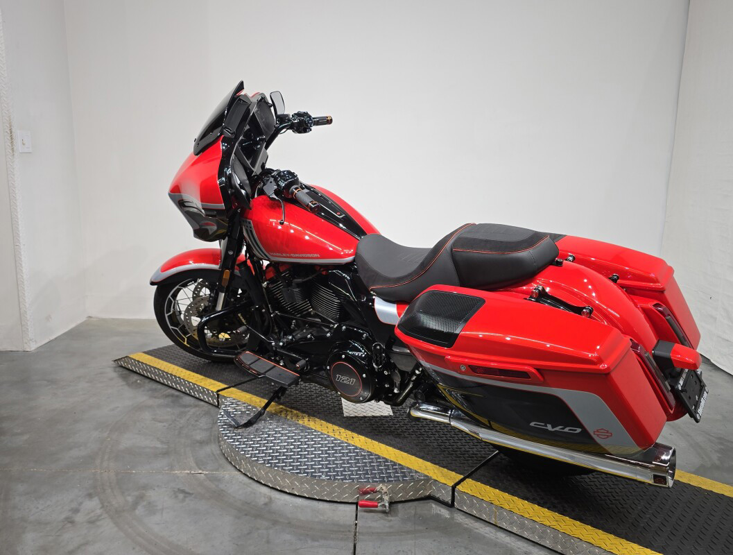 CVO® Street Glide®