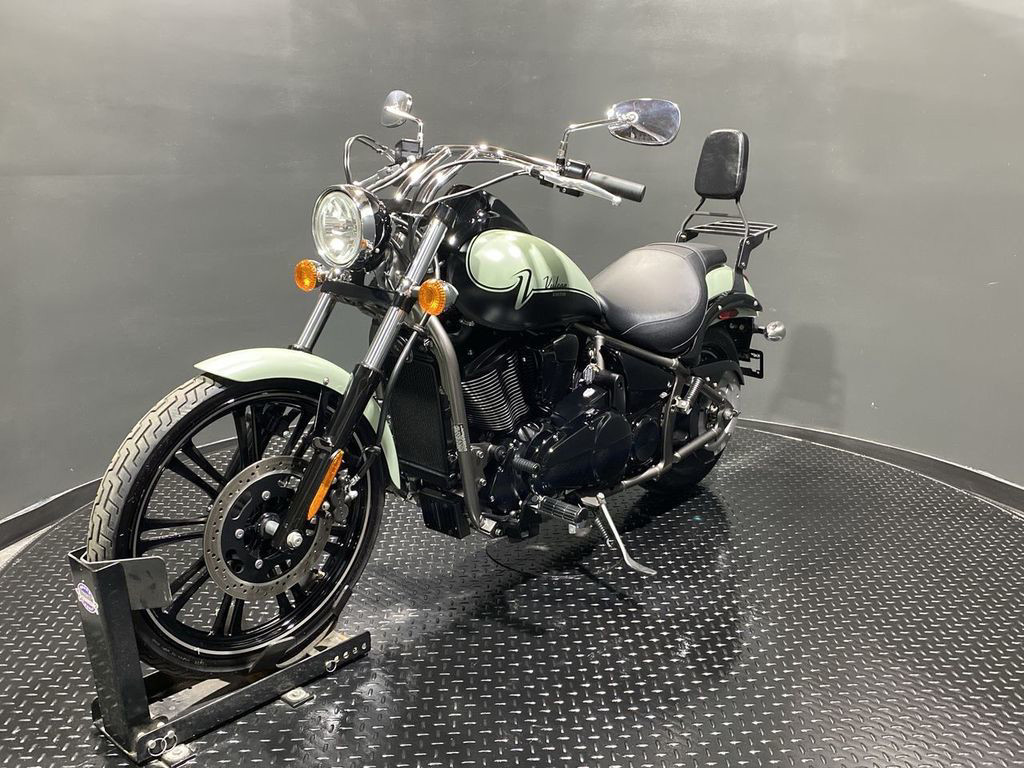 Vulcan 900 Custom
