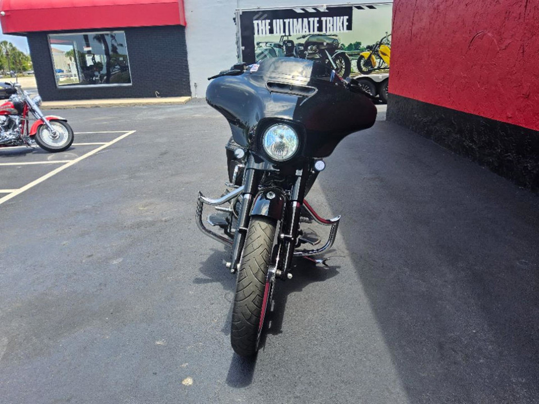 Street Glide®