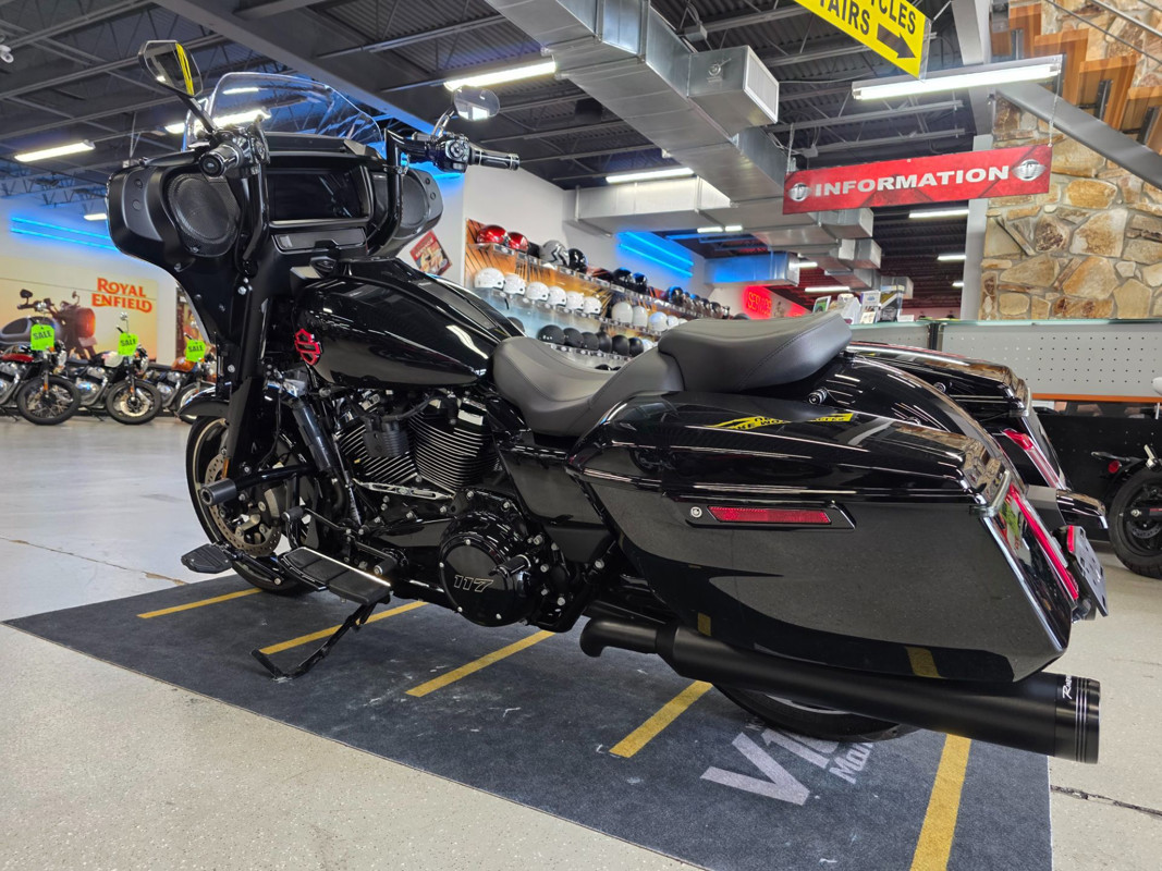 Street Glide®