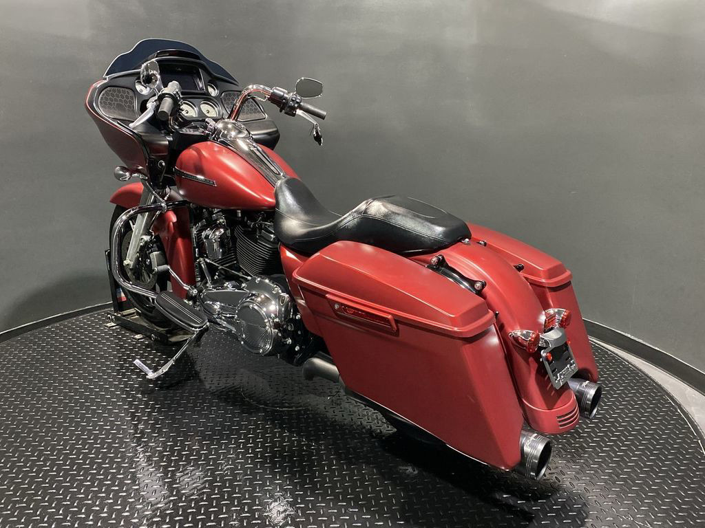 Road Glide®