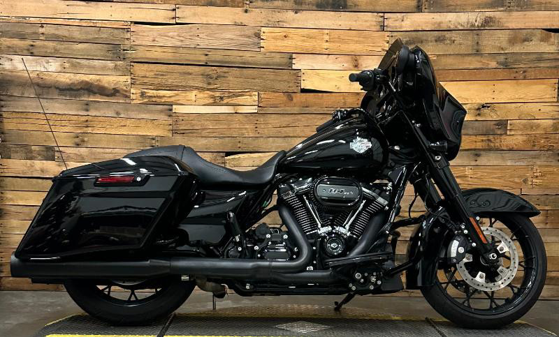 Street Glide®