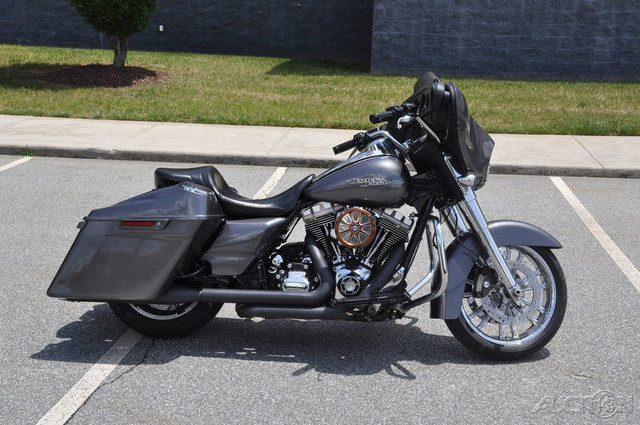 Street Glide®