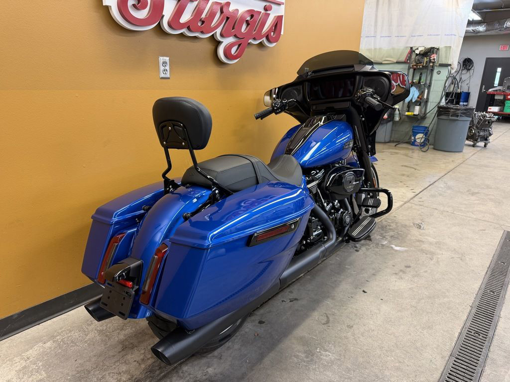Street Glide®