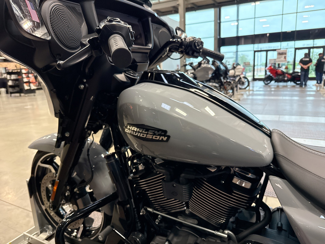 Street Glide®