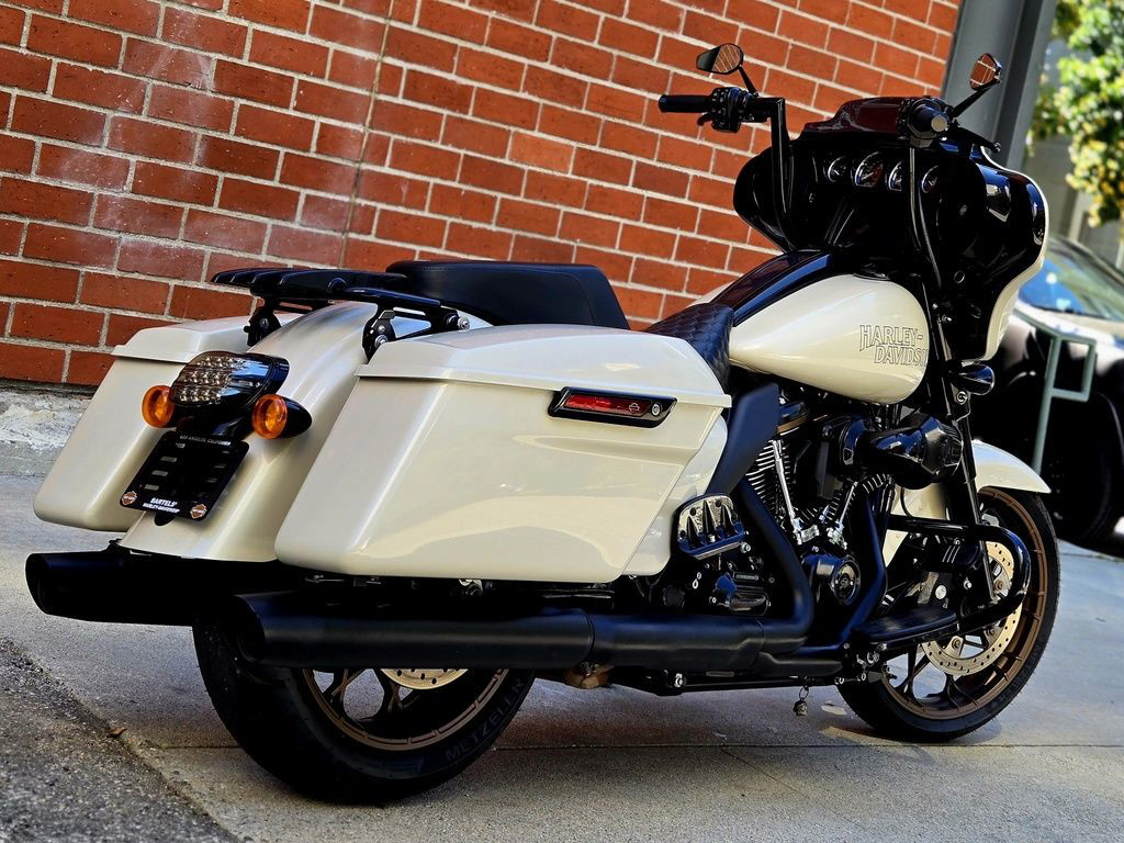 Street Glide® ST