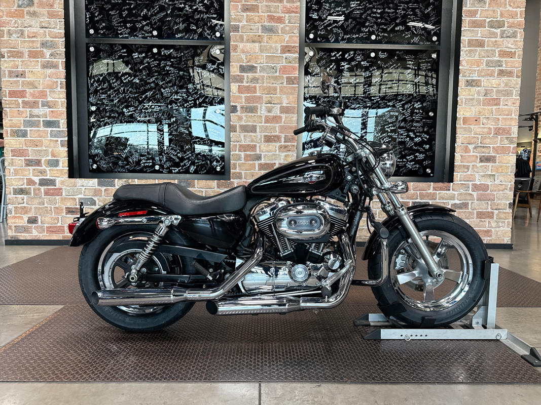 Sportster® 1200 Custom - H-D1 Factory Custom