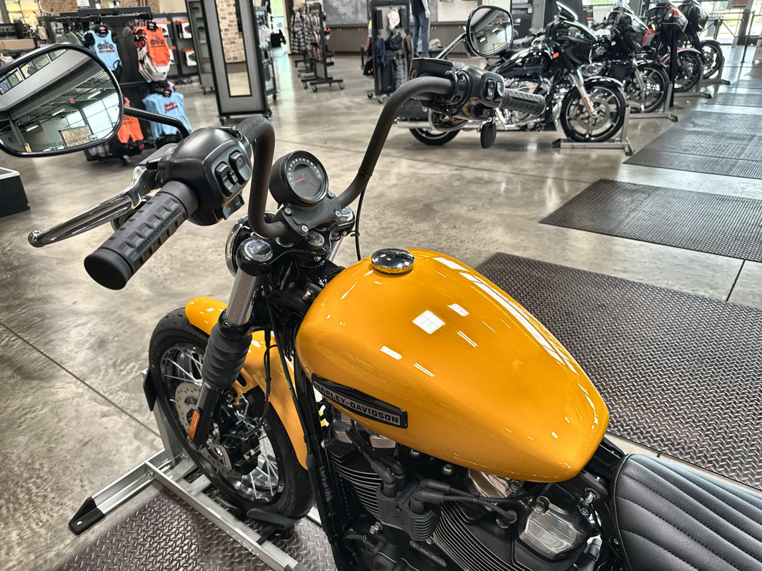 Street Bob®