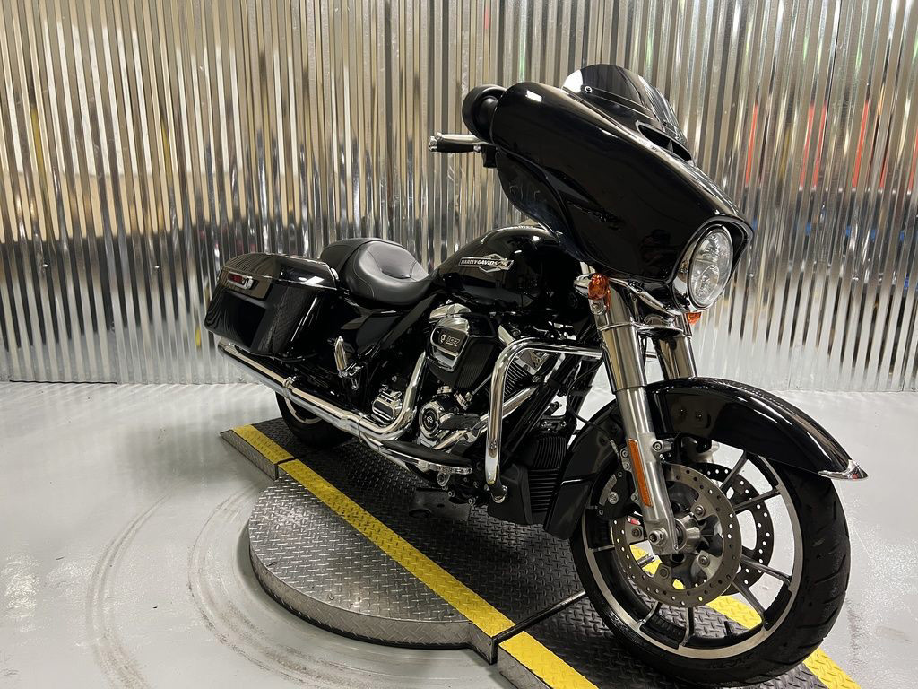 Street Glide®