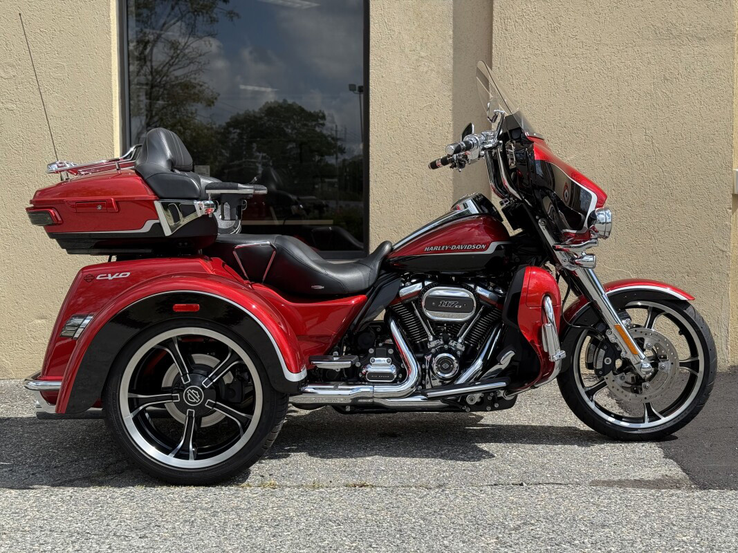 CVO® Tri Glide® Ultra