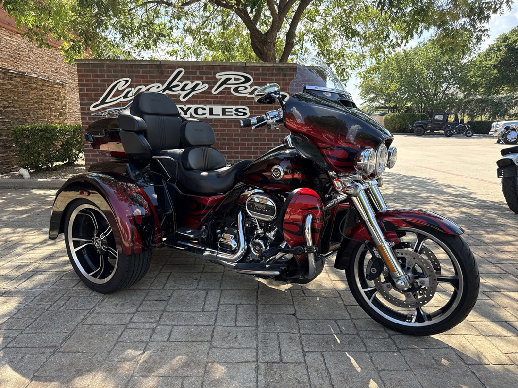 CVO® Tri Glide®