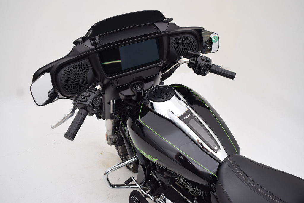 Street Glide®